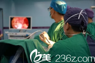 術(shù)后林院長(zhǎng)使用的內(nèi)窺鏡儀器 術(shù)后林院長(zhǎng)使用的內(nèi)窺鏡儀器