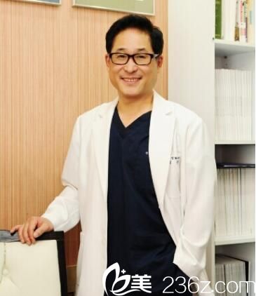 韓國neo整形外科醫(yī)院院長樸正日