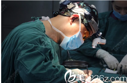 廣州壹加壹李明主任肋軟骨鼻綜合隆鼻過程圖 廣州壹加壹李明主任肋軟骨鼻綜合隆鼻過程圖