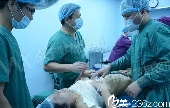 在南寧夢想做假體隆胸手術(shù)后 在南寧夢想做假體隆胸手術(shù)后