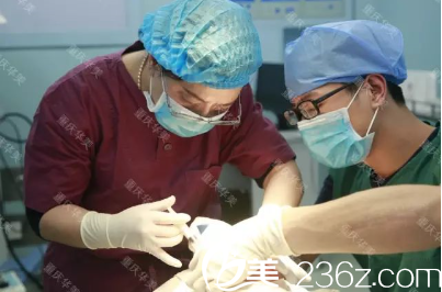 重慶華美祛眼袋術中