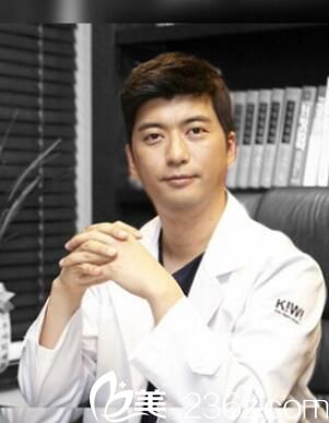 韓國(guó)KIWI整形外科金智勛