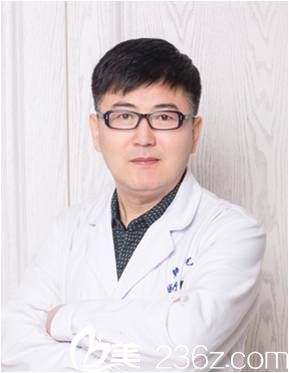 佳木斯韓藝來李明賢院長(zhǎng) 佳木斯韓藝來李明賢院長(zhǎng)