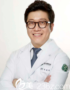 韓國伯恩整形醫(yī)院徐輔翊代表院長照片 韓國伯恩整形醫(yī)院徐輔翊代表院長照片