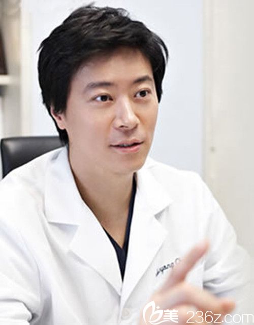 韓國優(yōu)容整形外科代表院長崔埈溶 韓國優(yōu)容整形外科代表院長崔埈溶