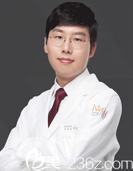 韓國愛我整形醫(yī)院 徐承調(diào)