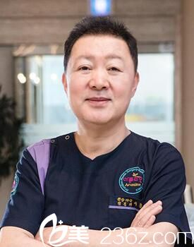 韓國美line整形醫(yī)院代表院長李重根