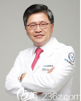 韓國天空整形外科 金城浩院長