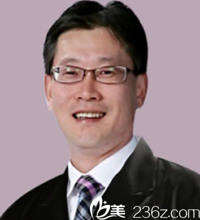 韓國TheOne綜合整形醫(yī)院院長