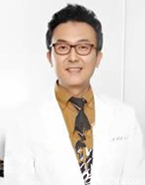 韓國雅佳整形醫(yī)院院長金榮洙 韓國雅佳整形醫(yī)院院長金榮洙