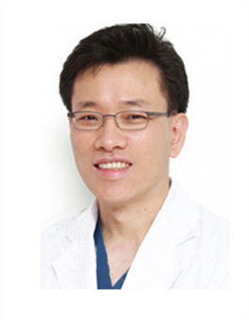韓國伍人整形外科院長魏成潤 韓國伍人整形外科院長魏成潤