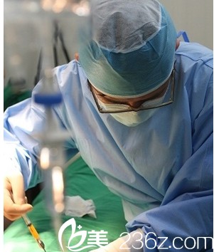 金賢秀工作照 金賢秀工作照