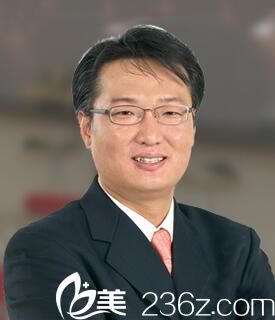 韓國M整形醫(yī)院院長李東杰