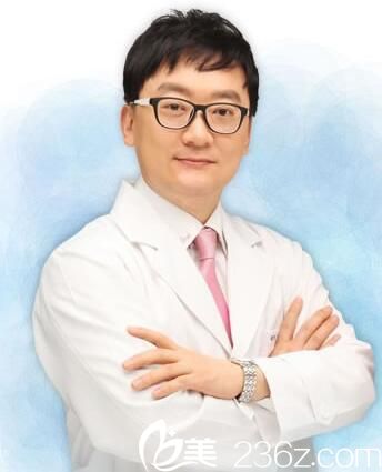 韓國(guó)麗絲整形外科院長(zhǎng)金均泰