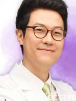 韓國麗絲整形外科金聖洙院長