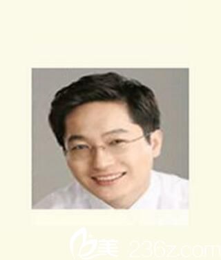 韓國江南U&I整形外科代表院長張世仁