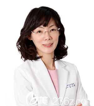 韓國UNIMEDI整形外科金娜賢