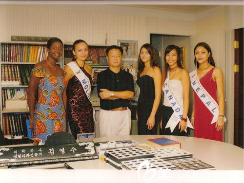 金泳株應(yīng)邀參加世界小姐選美大賽