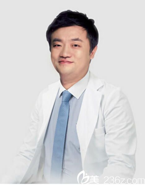 韓國星期八整形醫(yī)院代表院長魯峰一 韓國星期八整形醫(yī)院代表院長魯峰一