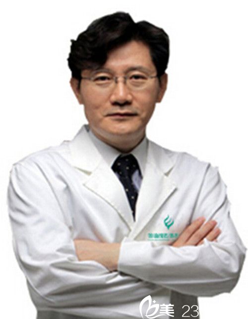 韓國星期八整形醫(yī)院代表院長崔仁權(quán) 韓國星期八整形醫(yī)院代表院長崔仁權(quán)