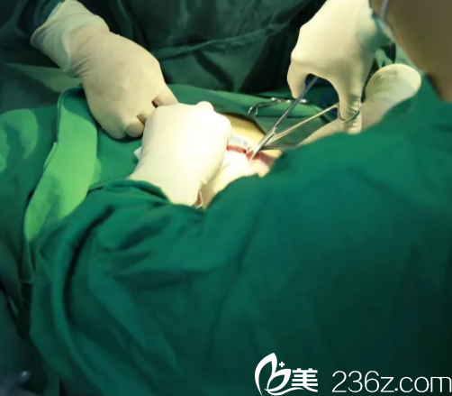 北京葉子李明隆鼻手術(shù)照 北京葉子李明隆鼻手術(shù)照