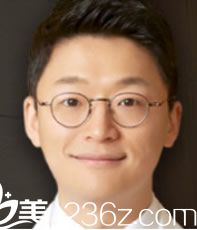 韓國美可整形醫(yī)院整形醫(yī)生李圣俊 韓國美可整形醫(yī)院整形醫(yī)生李圣俊