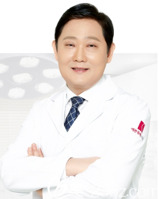 韓國美線整形醫(yī)院院長丁埰弘