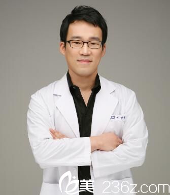 碧夏整形外科醫(yī)生院長李珉奭
