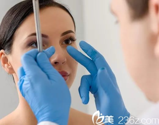 注射玻尿酸隆鼻手術(shù)