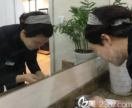 術(shù)前面部清潔 術(shù)前面部清潔