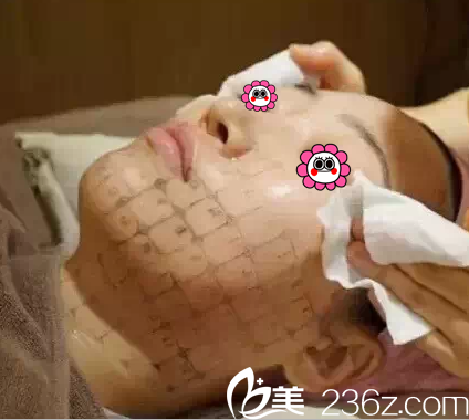 北京華韓邢志花醫(yī)生給我做熱瑪吉美膚治療中 北京華韓邢志花醫(yī)生給我做熱瑪吉美膚治療中