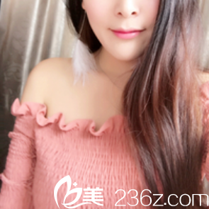 任傳琦假體隆胸術(shù)后半個(gè)月