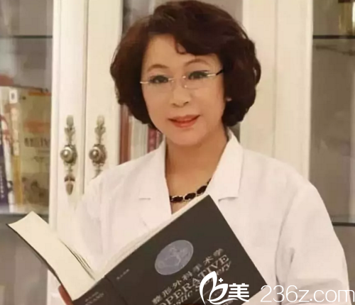 <!--<i data=20240703-sp></i>-->美容整形醫(yī)院院長(zhǎng)<!--<i data=20240703-sp></i>-->女士