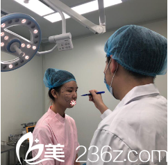 手術(shù)畫線中 手術(shù)畫線中