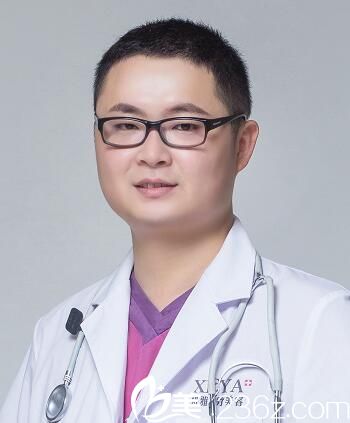 長沙協(xié)雅毛發(fā)移植主任潘奇 長沙協(xié)雅毛發(fā)移植主任潘奇