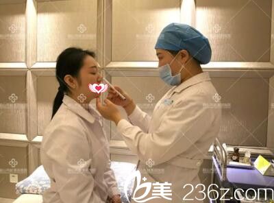 玻尿酸隆鼻+隆下巴術(shù)前醫(yī)生面診設(shè)計(jì) 玻尿酸隆鼻+隆下巴術(shù)前醫(yī)生面診設(shè)計(jì)