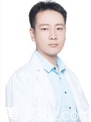 專注眼部整形的京美醫(yī)生張偉