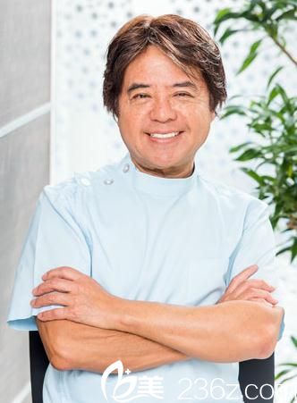 コムロ美容外科 長小室 好一