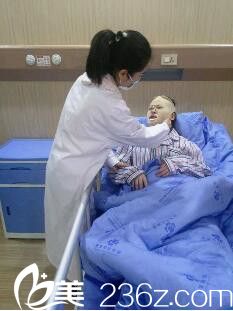 董琪給我做完手術(shù)后第2天