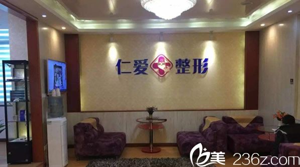 提供一份昆明麗都假體豐胸隆鼻效果案例另附2018整形價格表