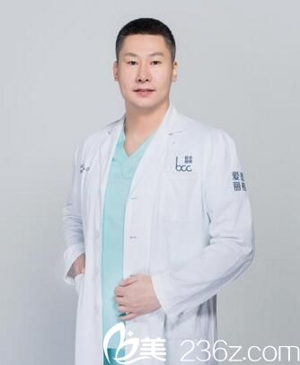 大連愛德麗格整形醫(yī)院主任何明達(dá) 大連愛德麗格整形醫(yī)院主任何明達(dá)