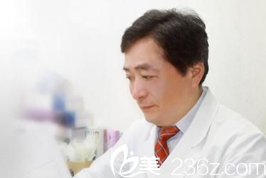 神田美容外科形成外科醫(yī)院院<!--<i data=20240703-sp></i>-->矢野進一