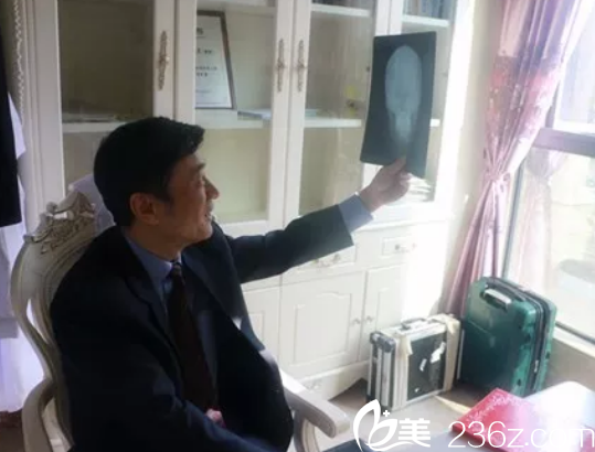 坐診中的 坐診中的