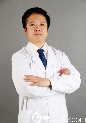 專注眼部整形的冀美整形醫(yī)院醫(yī)生張步濤