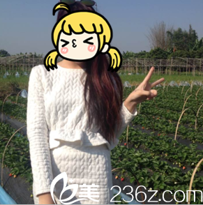 在北京米蘭柏羽麗都做假體隆胸前樣子 在北京米蘭柏羽麗都做假體隆胸前樣子