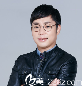 韓國PPEUM醫(yī)院院長韓龍?jiān)? alt=