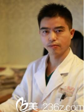 貴陽(yáng)甲秀整形醫(yī)院院長(zhǎng)王靖