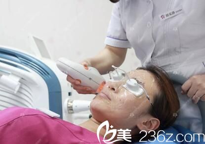 做光子嫩膚過(guò)程中 做光子嫩膚過(guò)程中