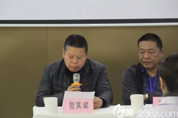 <!--<i data=20240703-sp></i>-->領(lǐng)導(dǎo)宣讀關(guān)于同意成立路橋歐亞整形<!--<i data=20240703-sp></i>-->的批復(fù)