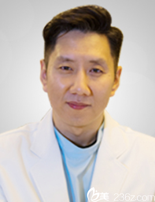 韓國光明世界眼科李帝明院長